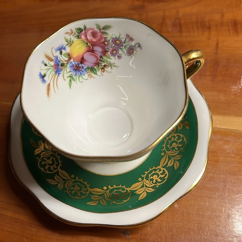 N/A beautiful teacup